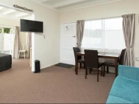 Marina Court Motel & Apartments 