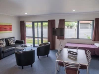 Oak Estate Motor Lodge 4*