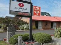 Admiral Court Motel & Apartments 