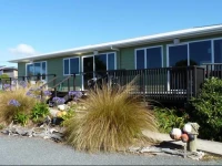 Nugget View Kaka Point Motels 