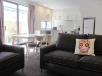 Hutcheson Street Villa - Christchurch Holiday Homes 