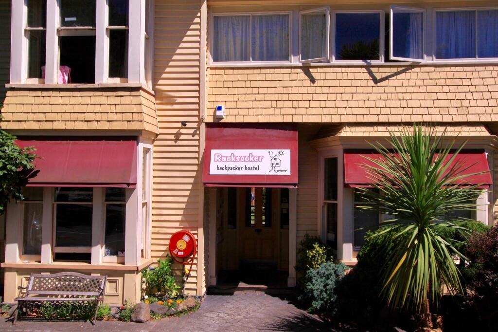 Rucksacker Backpacker Hostel 