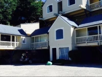 Colonial Village Motel 
