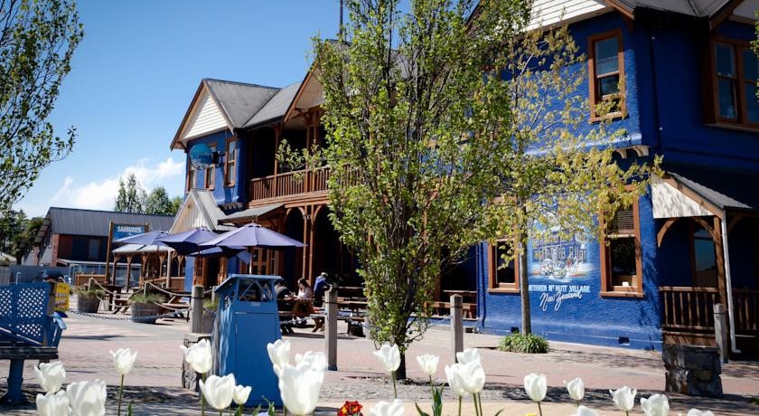 The Blue Pub 