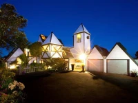 Tivoli Homestay 5*