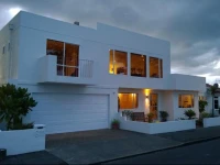 The White House on Marine Parade Bed & Breakfast 