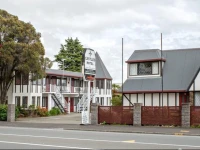 Castles Motel 