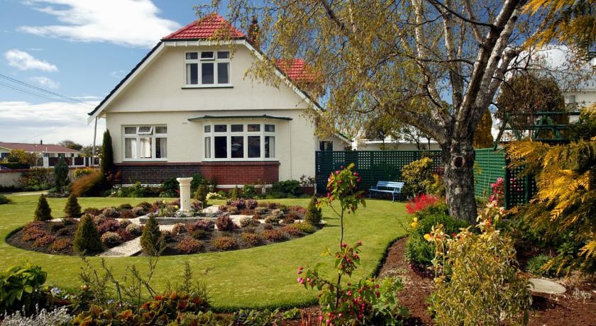 Highway House Boutique B & B 