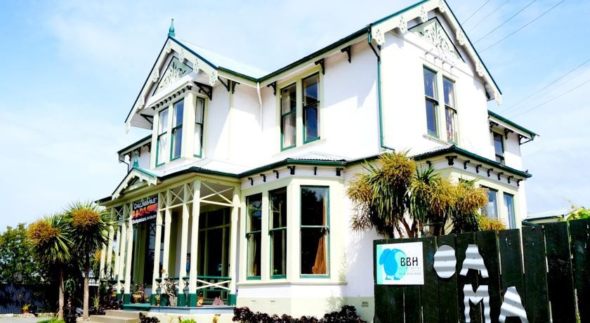 Chillawhile Backpackers Art Gallery - Age Restricted Hostel 