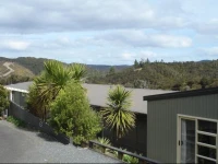 Longhouse Bed and Breakfast 