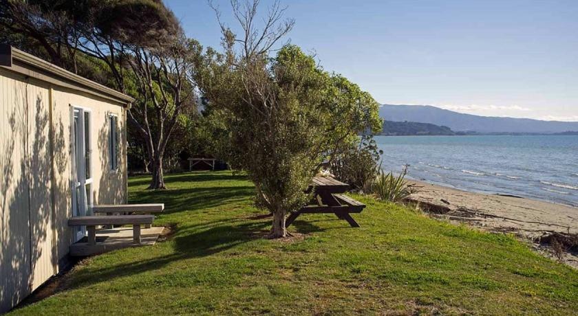 Pohara Beach TOP 10 Holiday Park 