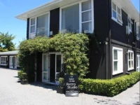 The Lake Motel 