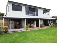 Te Puru Beach Lodge 