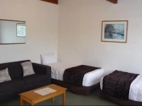 Coachmans Lodge Motel 