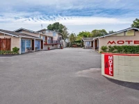 Tourist Court Motel 