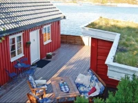 Holiday home AverГёy SjГёtun 