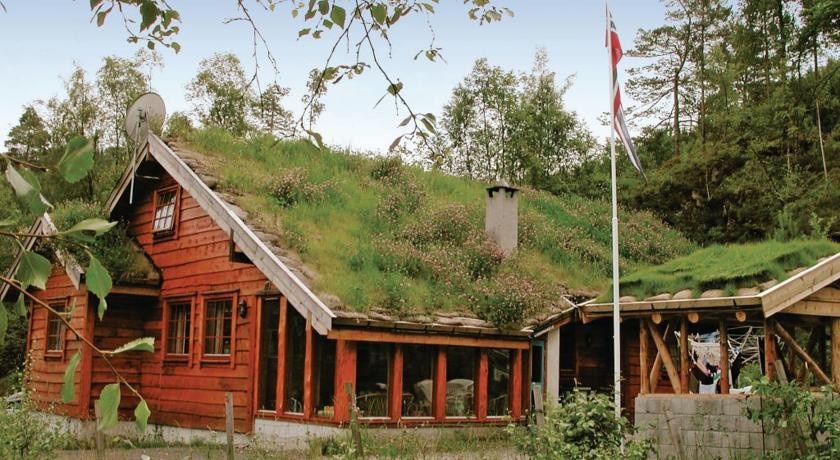 Holiday home Eikelandsosen Ragnhildstveit IV 