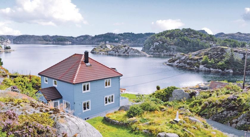 Holiday home UrangsvГҐg Skinnhuseneset 