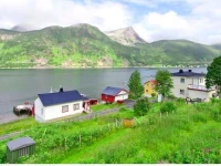 Seven-Bedroom Holiday home in Kaldfarnes 