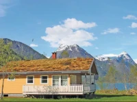 Two-Bedroom Holiday home with a Fireplace in FjГ¦rland 