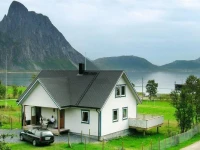 Five-Bedroom Holiday home in FlakstadvГҐg 