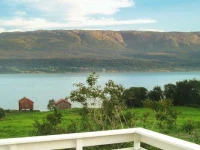 Four-Bedroom Holiday home in Utskarpen 