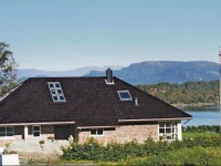 Holiday home Lundegrend Homlevik 
