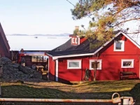 Holiday home RennesГёy Hanasandveien 