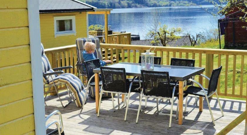 Holiday home Holmedal Holmedal II 