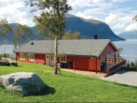 Holiday home Hundeidvik GjГ¦venesvegen 