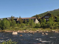 HovdestГёylen Hotel & Lodge