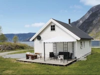 Two-Bedroom Holiday home with Sea View in LГ¦rdal 