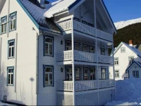 Johnsen Apartments 