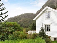 Five-Bedroom Holiday home in Masfjordnes 