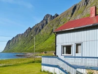 Five-Bedroom Holiday home in Skaland 