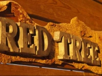 Red Tree Guesthouse 