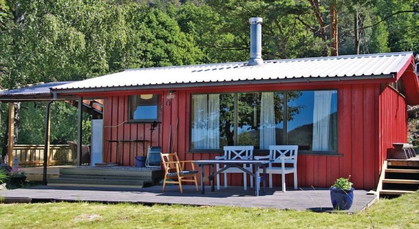 Holiday home SГёndeled RГёysland GГҐrd 