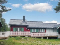 Two-Bedroom Holiday home with a Fireplace in LГёten 