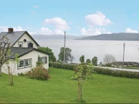Holiday home VГҐgstranda Hjelvik 