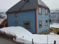 The blue house, RГёldal 