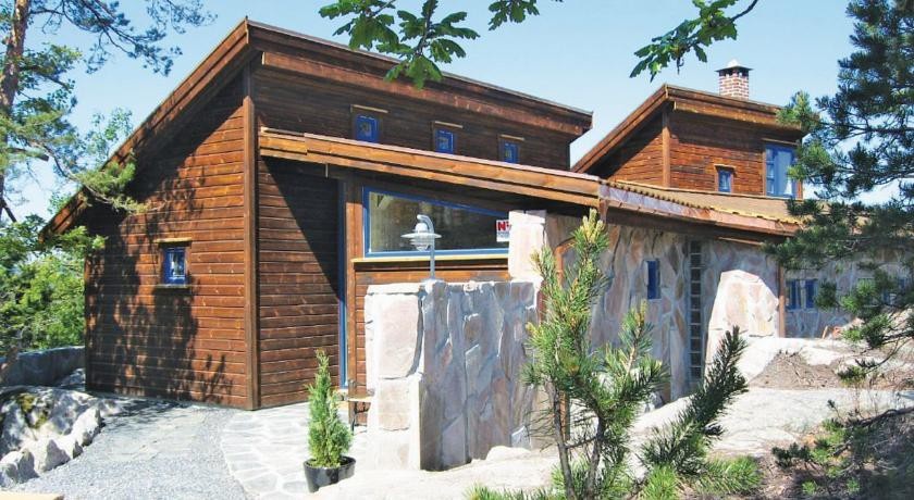 Holiday home RisГёr Г?stebГёneset 