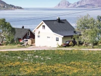 Holiday home Г…ram Hakallestranda 