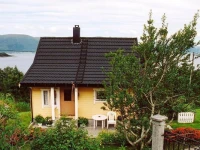 Two-Bedroom Holiday home in Stadlandet 