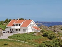 Holiday home SГ¦velandsvik SГҐrevГҐgvn. 