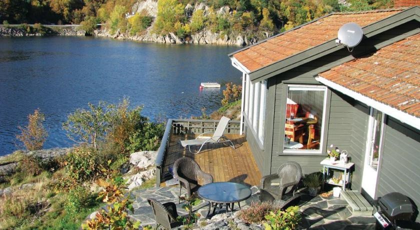 Holiday home Spangereid Remesvik 