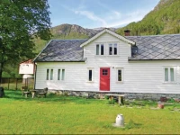 Four-Bedroom Holiday home Eikelandsosen with a Fireplace 02 