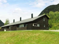 Three-Bedroom Holiday home in Sogndal 3 