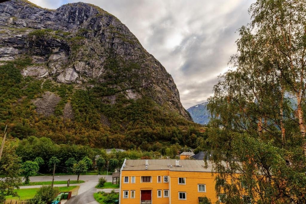 Trolltunga Guesthouse 