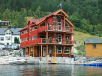 Three-Bedroom Holiday home in Todalen 