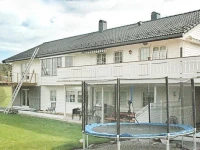 Two-Bedroom Holiday home in Tomrefjord 